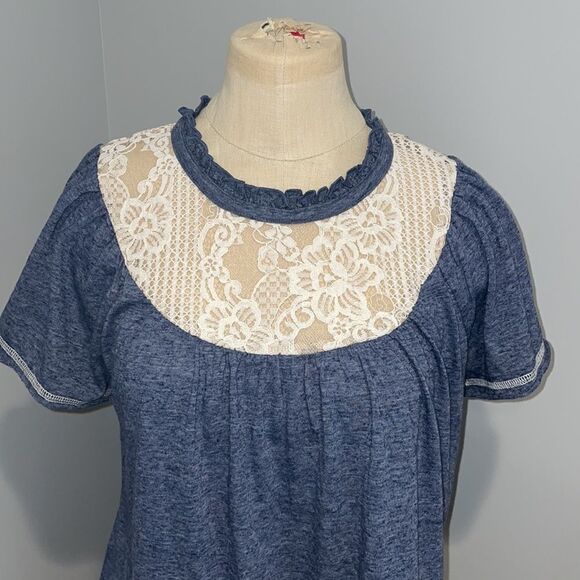 NWOT Hem & Thread Demin Color Short Sleeve Top Size S - Picture 2 of 7